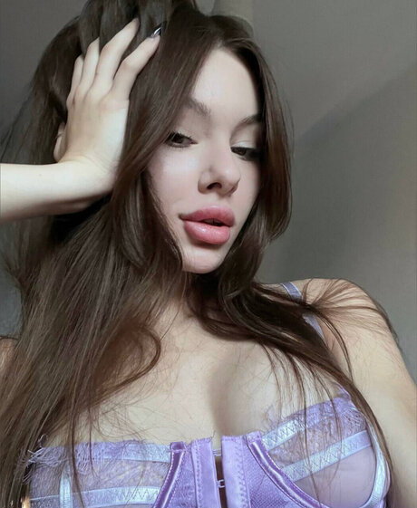 Naakte gelekte OnlyFans-foto van Elizabeth 