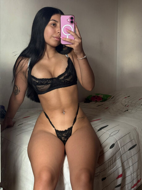 Naakte gelekte OnlyFans-foto van Agustina