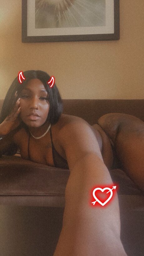 Naakte gelekte OnlyFans-foto van Xxxdesire