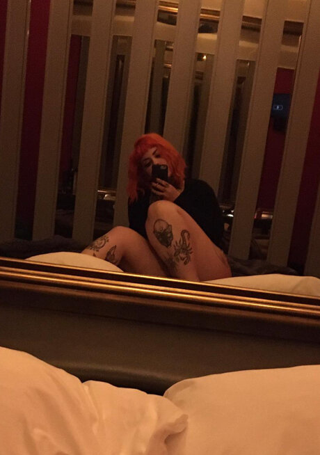 Naakte gelekte OnlyFans-foto van Ruth