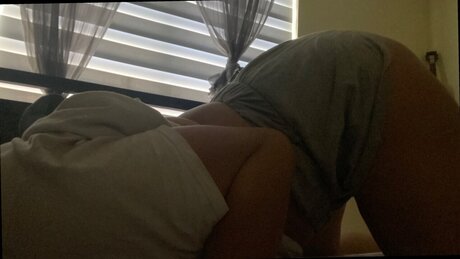 Naakte gelekte OnlyFans-foto van Tiny H0rny Pussy 