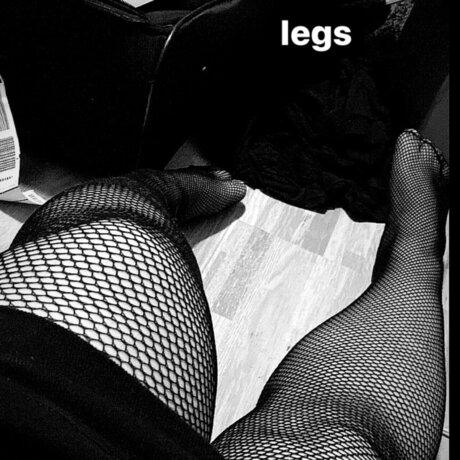 Naakte gelekte OnlyFans-foto van Dewdrop On Hiatus