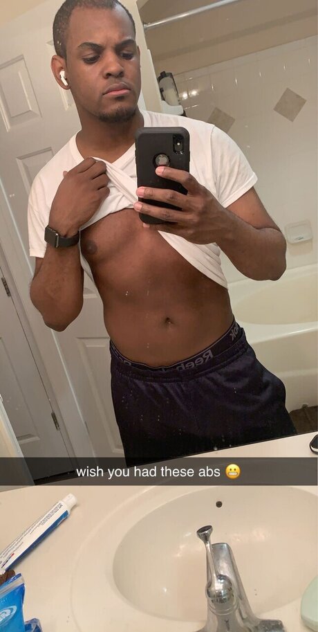 Naakte gelekte OnlyFans-foto van Blur