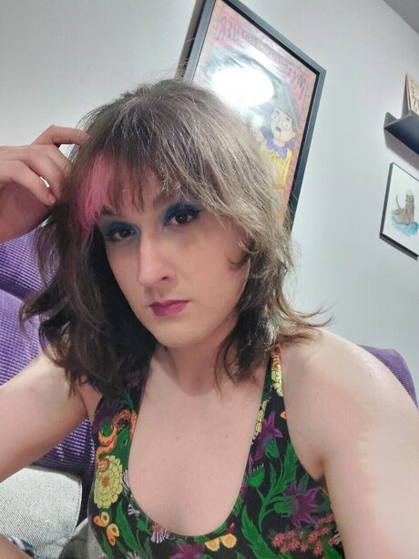 Naakte gelekte OnlyFans-foto van Hobbit Girl