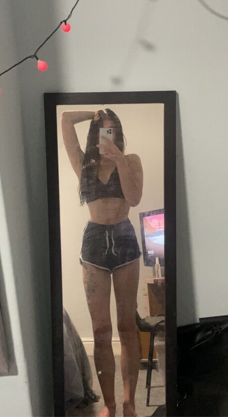 Naakte gelekte OnlyFans-foto van Ariana X