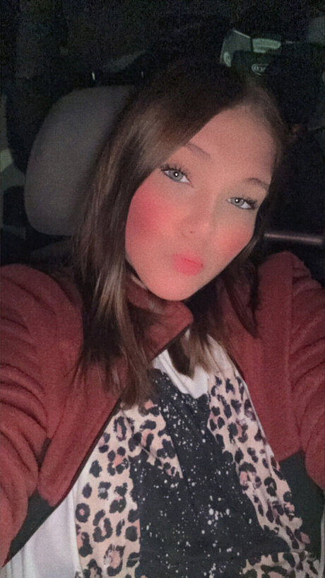 Naakte gelekte OnlyFans-foto van Sexyplayfulpeach