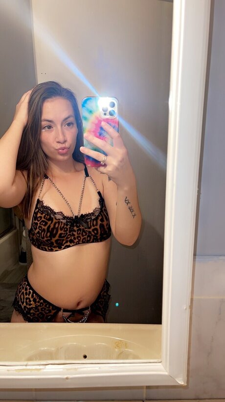 Naakte gelekte OnlyFans-foto van Lexxii Jade