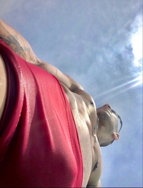 Naakte gelekte OnlyFans-foto van Jr