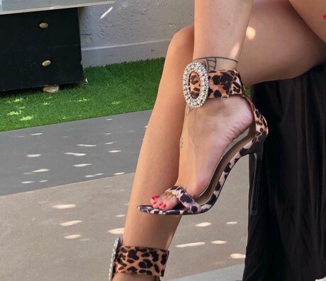 Naakte gelekte OnlyFans-foto van Annabella Amoruso