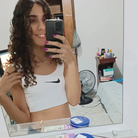 Naakte gelekte OnlyFans-foto van May Tgirl