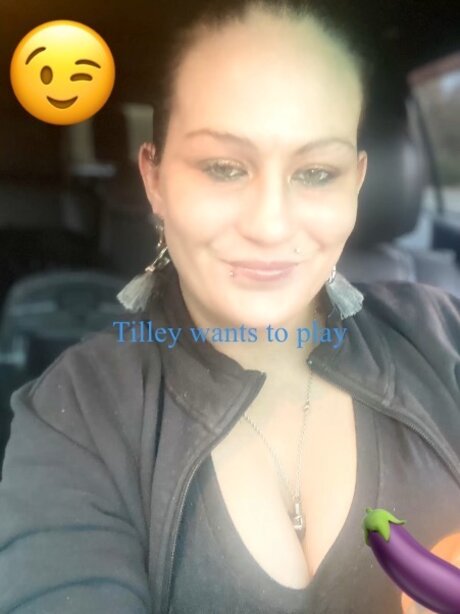Naakte gelekte OnlyFans-foto van Tilley Gone Wild