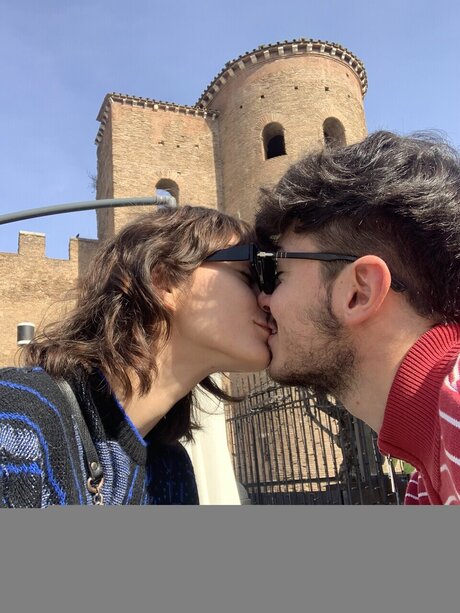 Naakte gelekte OnlyFans-foto van Orazio Ampamp Leila 