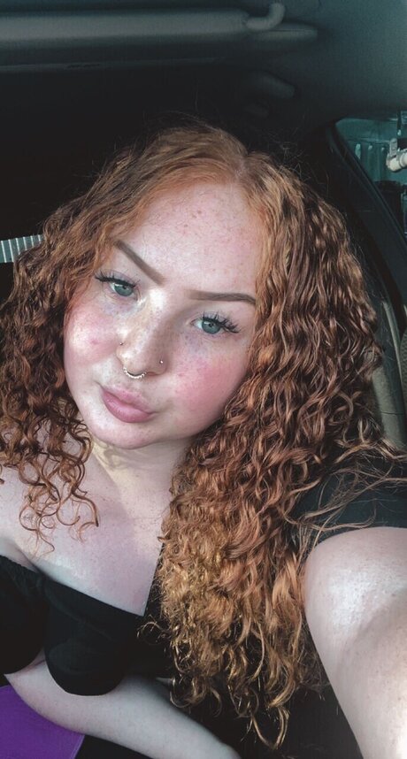 Naakte gelekte OnlyFans-foto van Lil Playgirl 