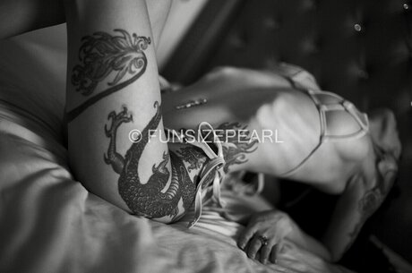 Naakte gelekte OnlyFans-foto van Funsizepearl