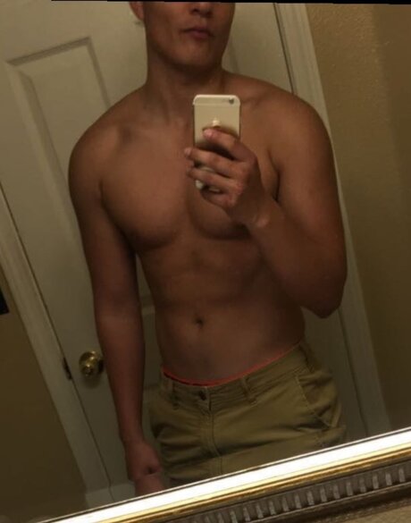 Naakte gelekte OnlyFans-foto van Donnie Shrimp