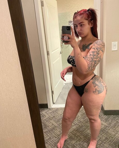 Naakte gelekte OnlyFans-foto van  Butterfly 
