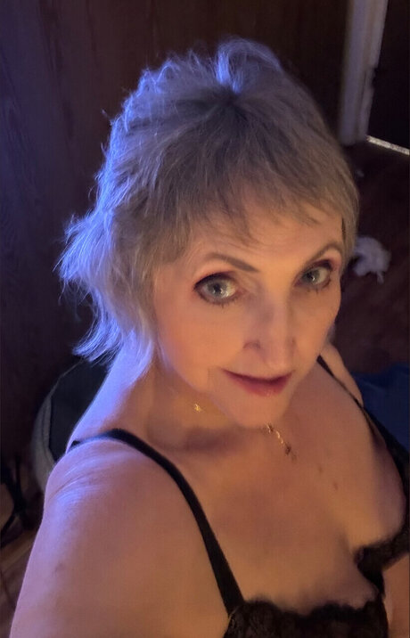 Naakte gelekte OnlyFans-foto van Gilf  Granny  Bbw Censhas Play Site