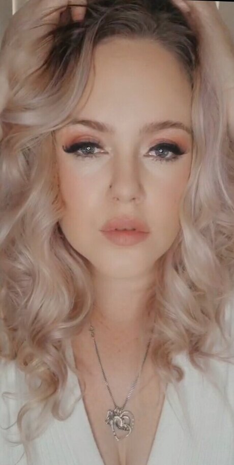 Naakte gelekte OnlyFans-foto van Missy