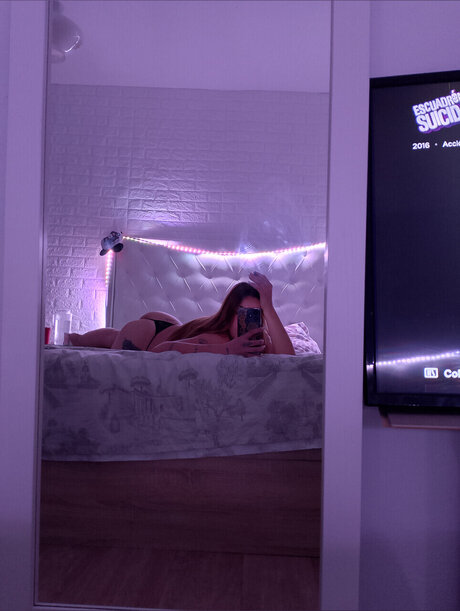 Naakte gelekte OnlyFans-foto van Naia Babydoll