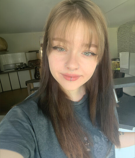 Naakte gelekte OnlyFans-foto van Luna