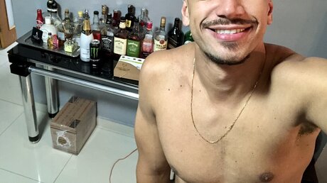 Naakte gelekte OnlyFans-foto van Magro Da Praia