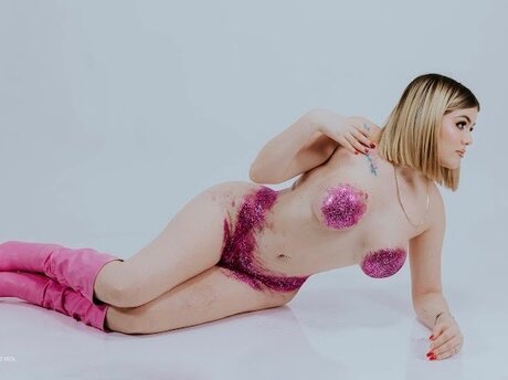 Naakte gelekte OnlyFans-foto van Yessybernal