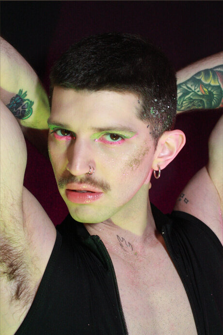 Naakte gelekte OnlyFans-foto van Dark Nic