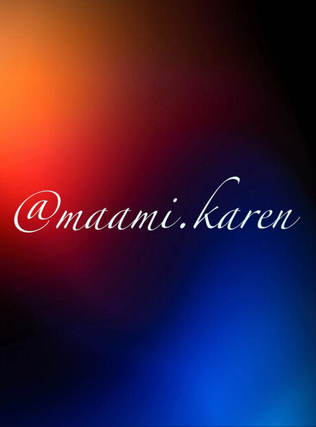 Naakte gelekte OnlyFans-foto van Maami Karen