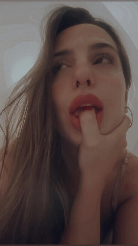 Naakte gelekte OnlyFans-foto van Luv 