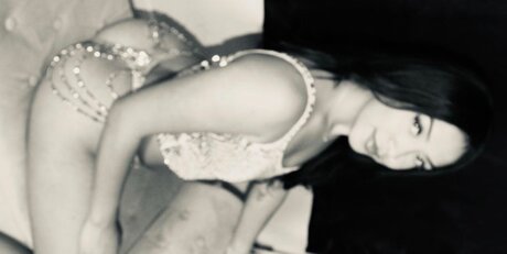Naakte gelekte OnlyFans-foto van Jen