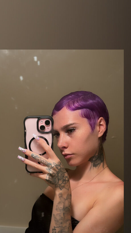 Naakte gelekte OnlyFans-foto van Clo 