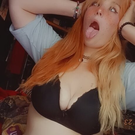 Naakte gelekte OnlyFans-foto van Bratty Kitten