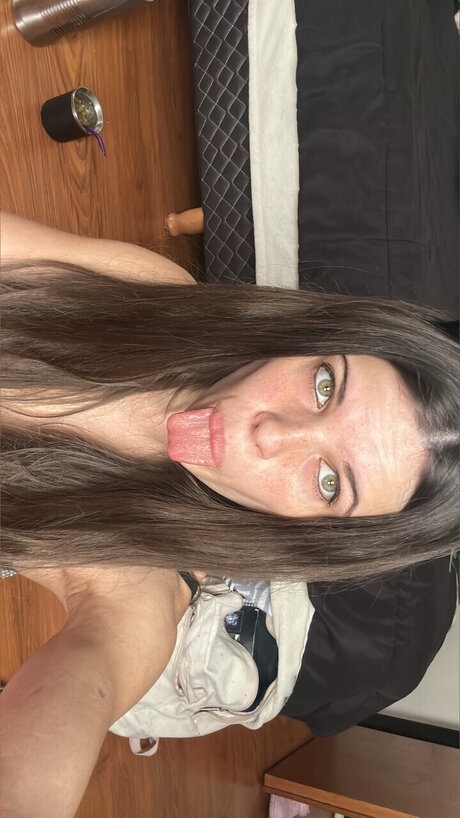 Naakte gelekte OnlyFans-foto van Melinakii