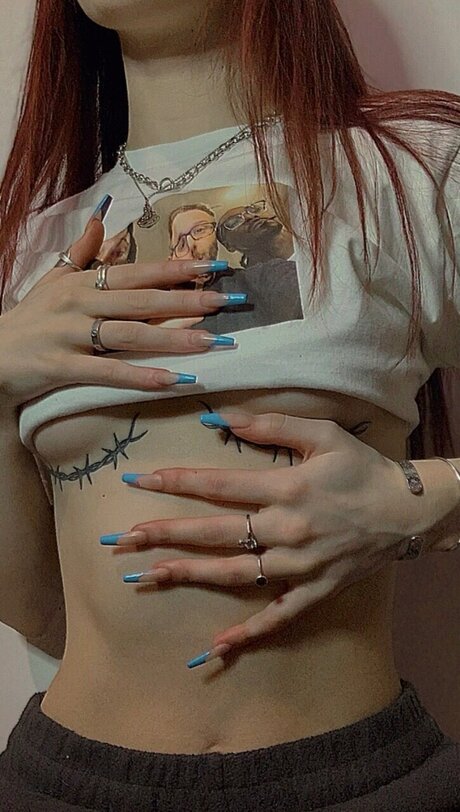 Naakte gelekte OnlyFans-foto van Mol