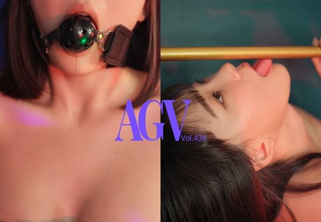 Naakte gelekte OnlyFans-foto van Kang Inkyung