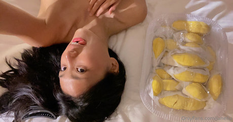 Naakte gelekte OnlyFans-foto van Juneliu
