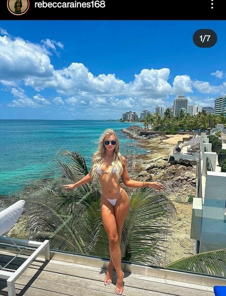 Naakte gelekte OnlyFans-foto van Rebecca Raines