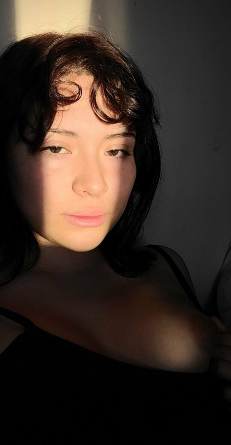 Naakte gelekte OnlyFans-foto van Honeysukkl
