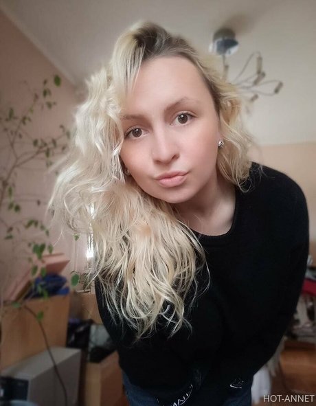 Naakte gelekte OnlyFans-foto van Annabellla