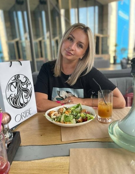 Naakte gelekte OnlyFans-foto van Annabellla