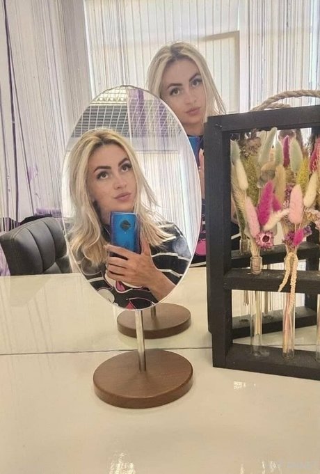 Naakte gelekte OnlyFans-foto van Annabellla