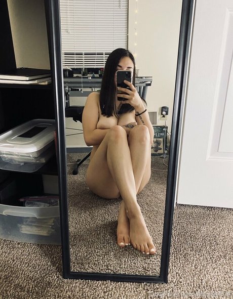 Naakte gelekte OnlyFans-foto van Lilbabyams