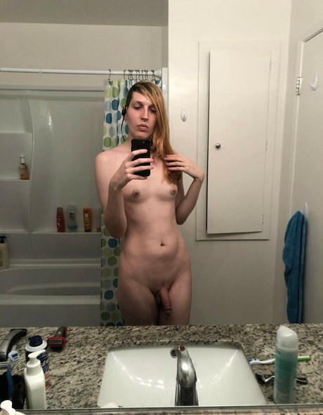 Naakte gelekte OnlyFans-foto van Cassie Coyote