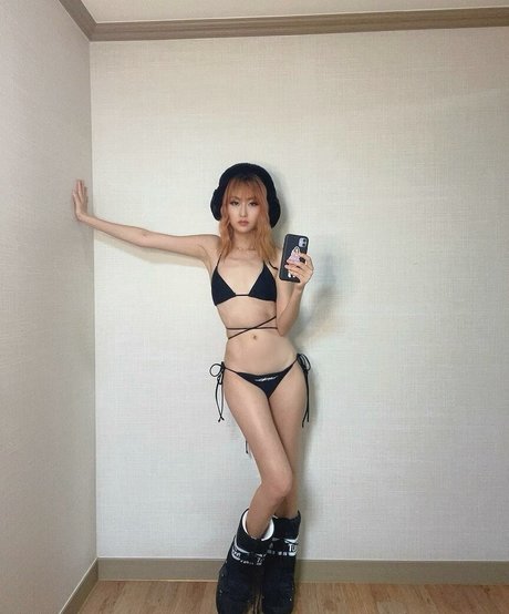 Naakte gelekte OnlyFans-foto van Dj Camgirl