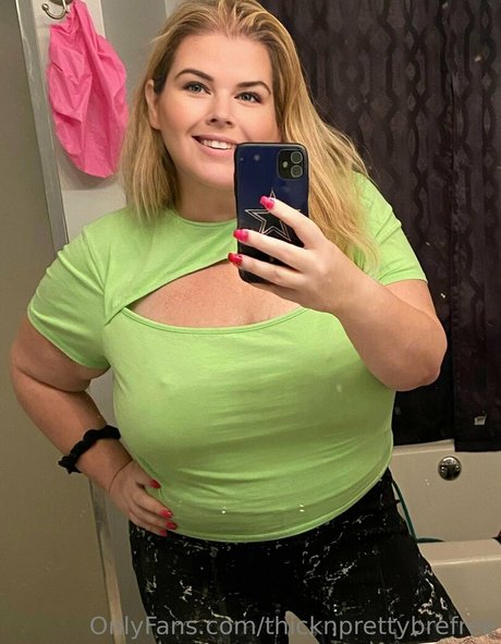 Naakte gelekte OnlyFans-foto van Thicknprettybrefree