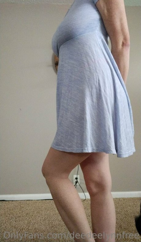 Naakte gelekte OnlyFans-foto van Deedeelynnfree