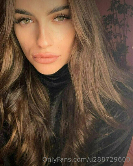 Naakte gelekte OnlyFans-foto van Judymi