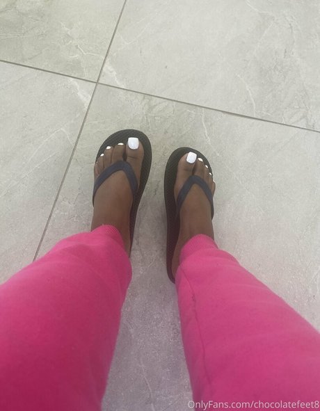 Naakte gelekte OnlyFans-foto van Chocolatefeet8
