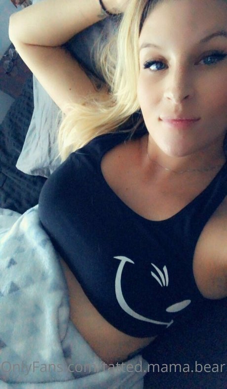 Naakte gelekte OnlyFans-foto van Tattedmamabear