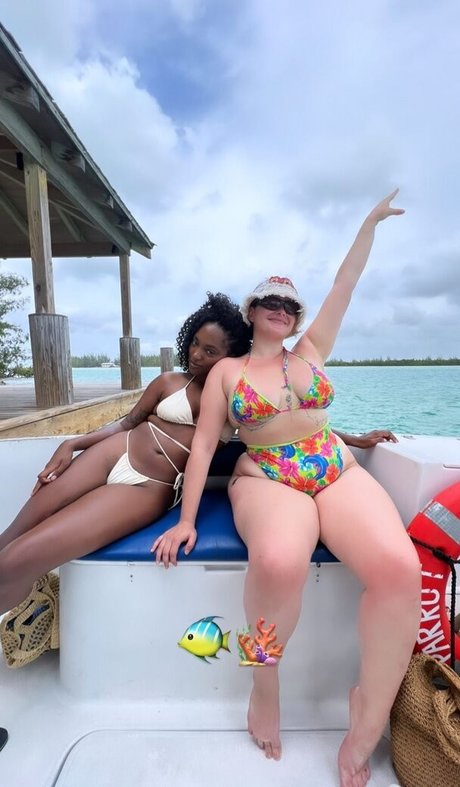 Naakte gelekte OnlyFans-foto van Barbie Ferreira